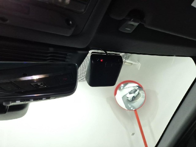 6081001772R17.jpg