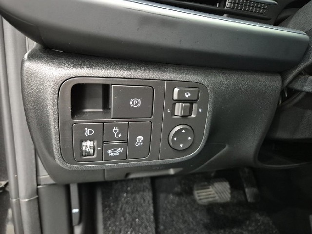 6081000600R18.jpg