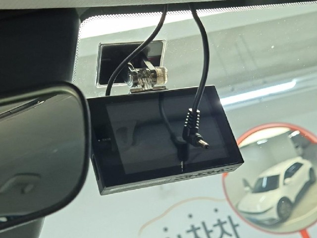 6081501257R16.jpg