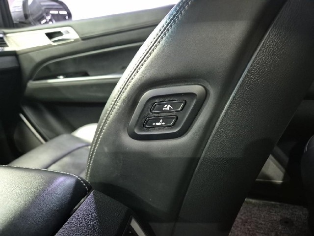 6081001826R18.jpg
