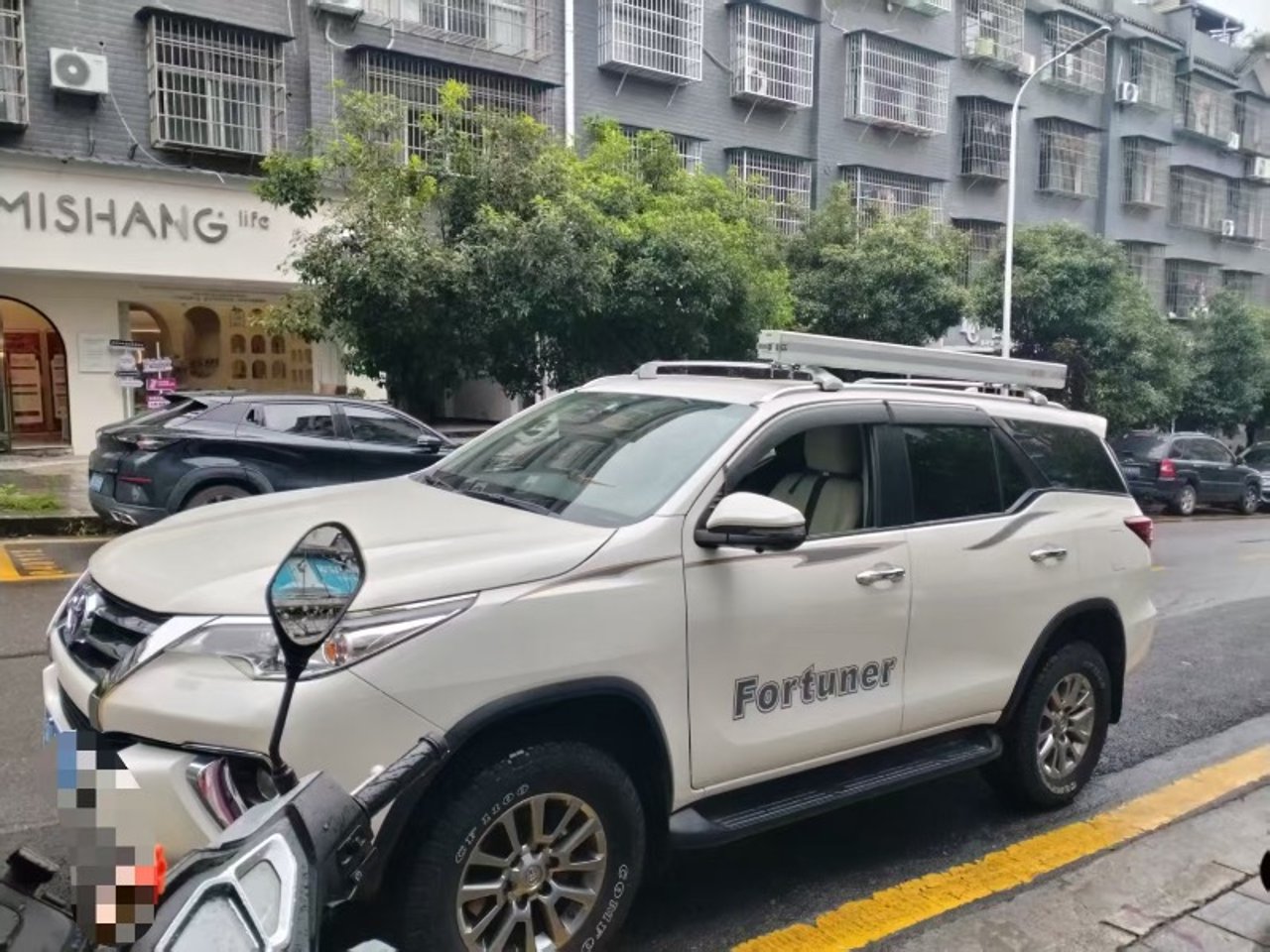 2019 Toyota Fortuner, photo 1 of 1