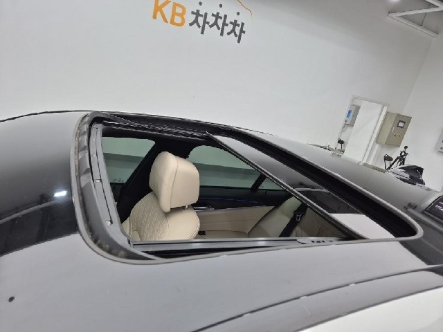 6091000077R13.jpg