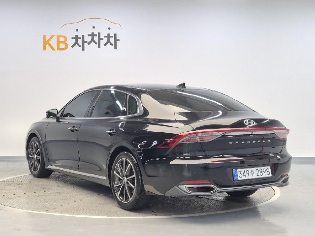 6081501611R2.jpg
