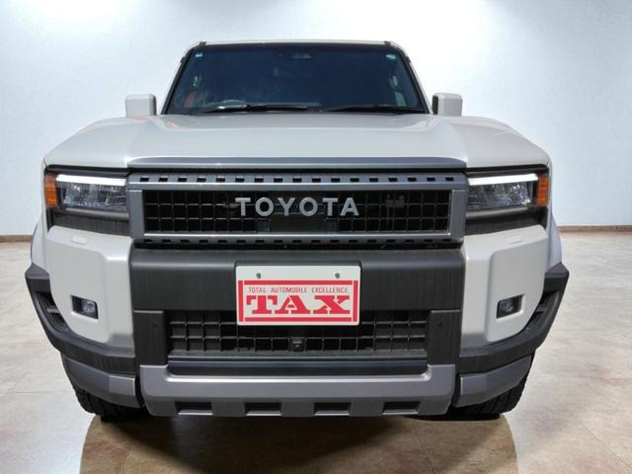 2024 Toyota Land Cruiser, photo 2 of 2