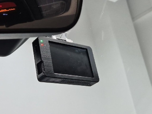 6071000590R16.jpg