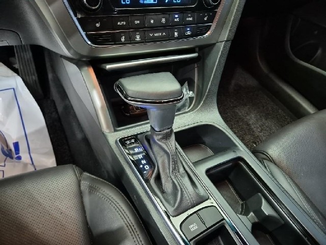 6081000990R8.jpg
