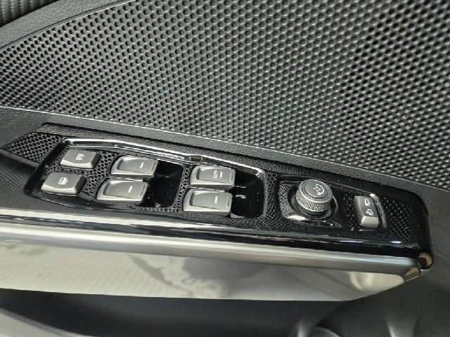 6101500463R17.jpg