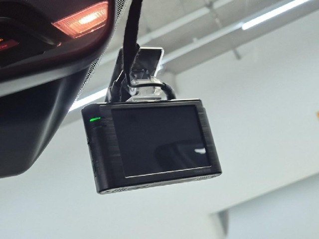 6081502043R16.jpg