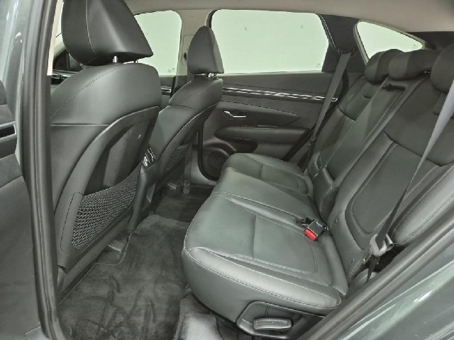 6081001593R12.jpg