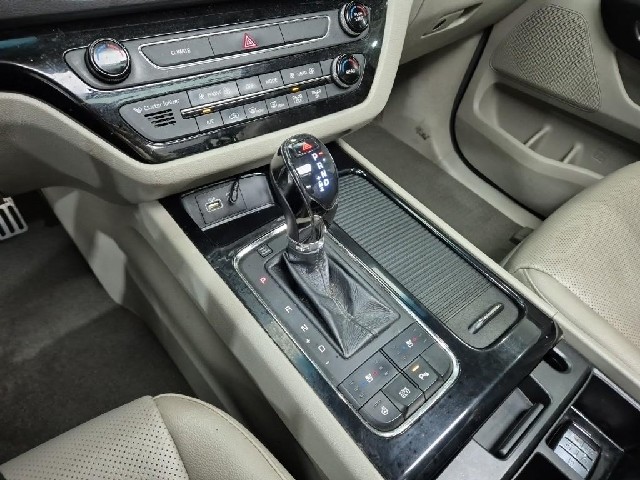 6101000172R8.jpg
