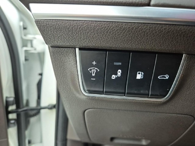 6081501863R18.jpg