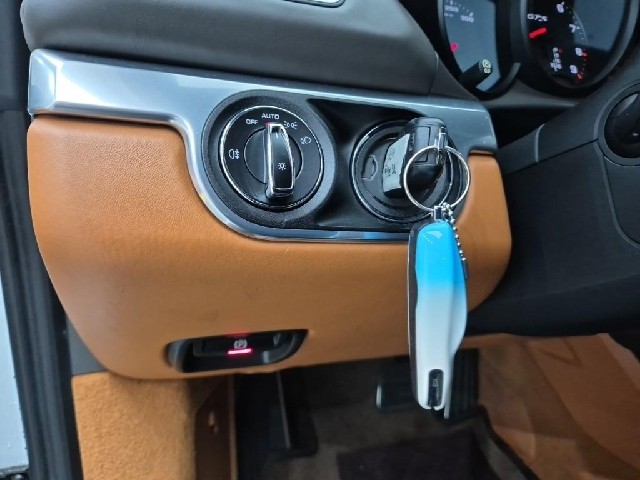 6081001730R15.jpg