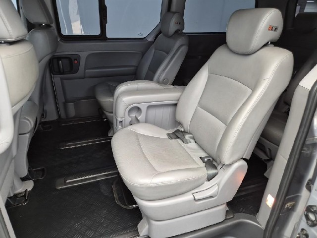 6081500823R12.jpg