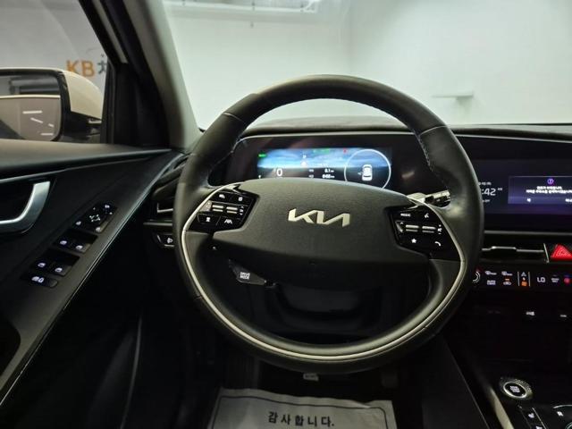 6051501468R9.jpg