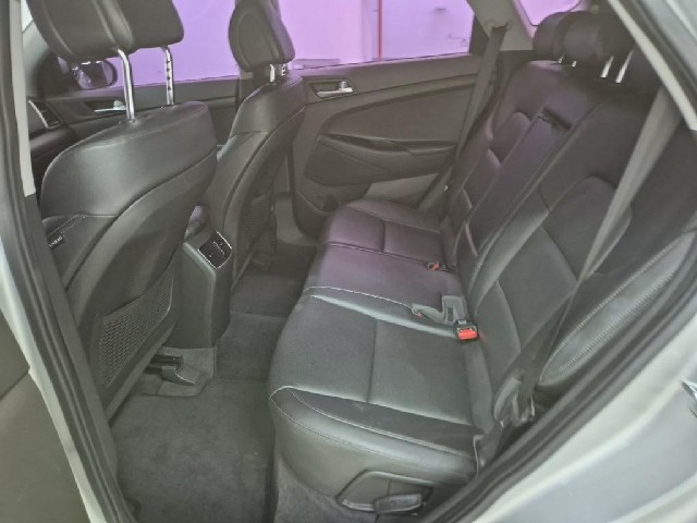 6081501697R12.jpg