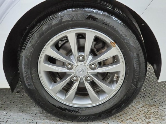 6081500829R20.jpg