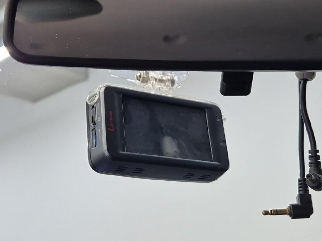6091501857R14.jpg