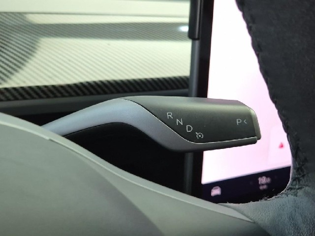 6081500930R8.jpg