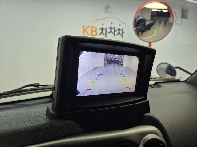 6081501915R13.jpg