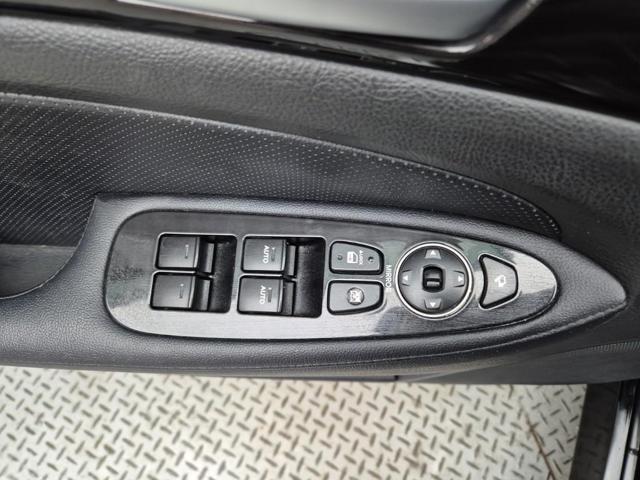 6011002798R18.jpg