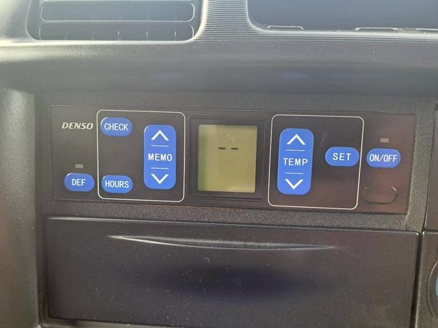 0700520A30260713W00111.jpg