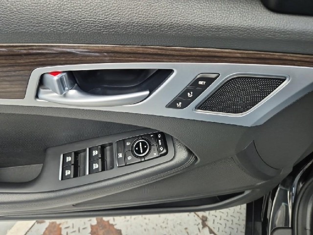 6081501160R18.jpg