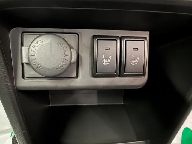 0300353A30260930W00302.jpg