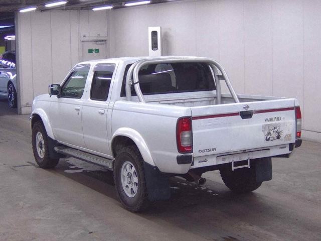 26132178_carP_l_3.jpg