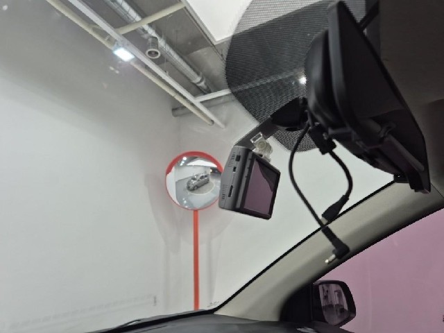 6081001964R15.jpg