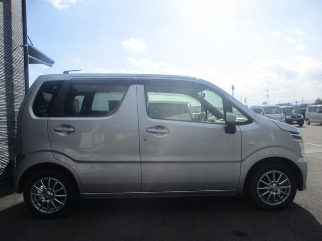 0701373A30251121W01017.jpg