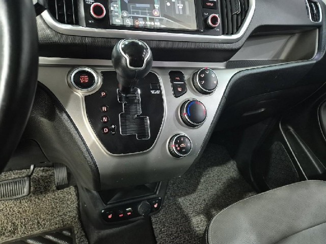 6091001211R8.jpg