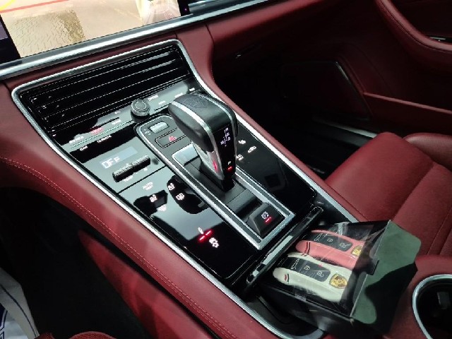 6101001777R8.jpg