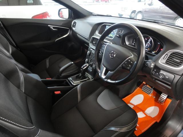 9730049A30260410W00104.jpg