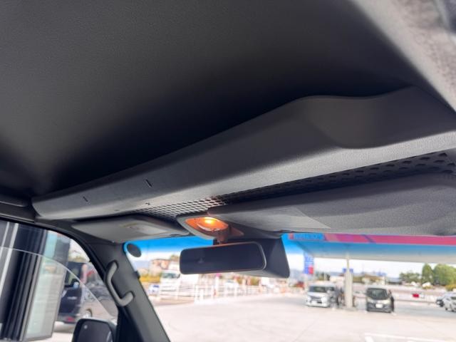 0404241A30261019W00106.jpg