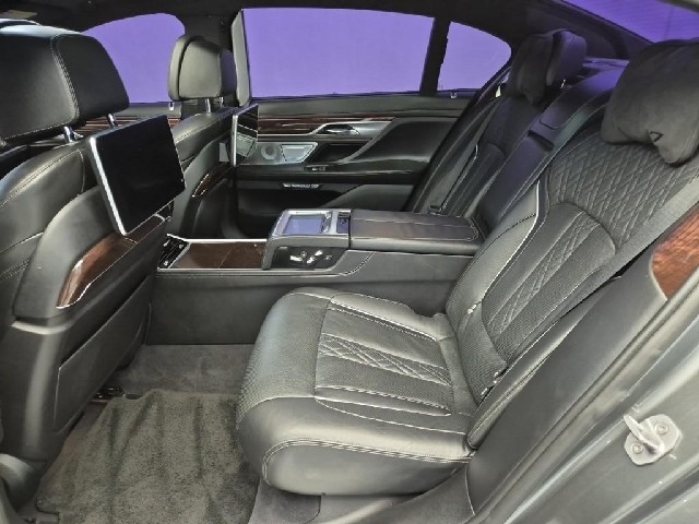 6051500437R12.jpg