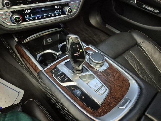 6051500437R8.jpg