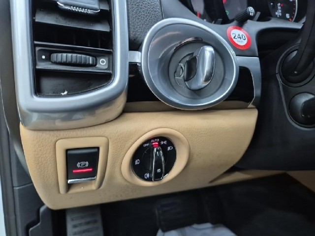 6081002131R18.jpg
