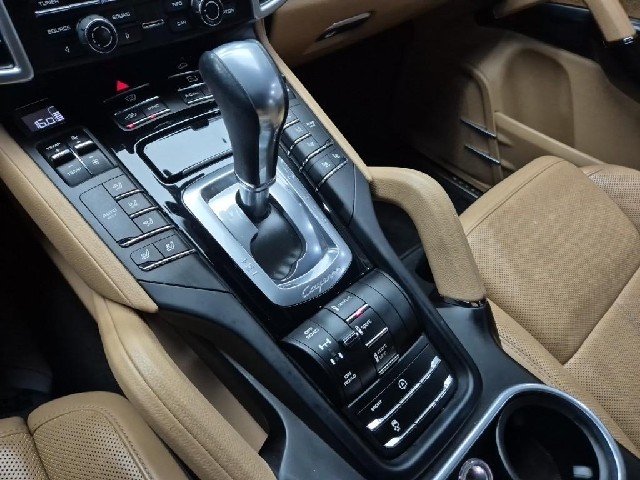 6081002131R8.jpg