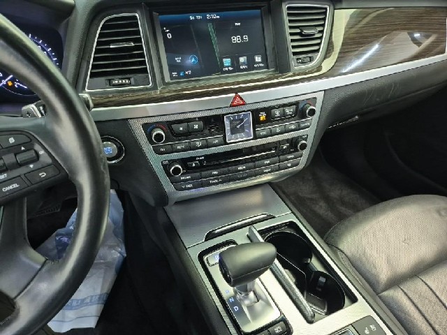 6041502079R10.jpg