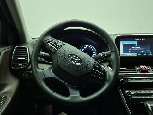 6081000240R9.jpg