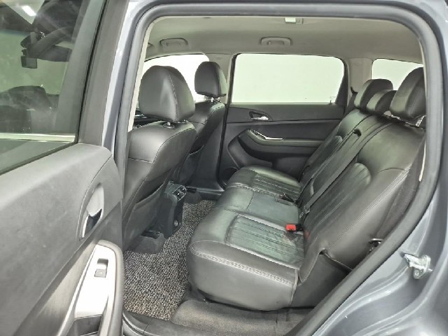 6081000808R12.jpg