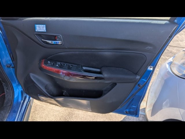 06fef7d4379ff68e1215eb2f7d4af14c.jpg