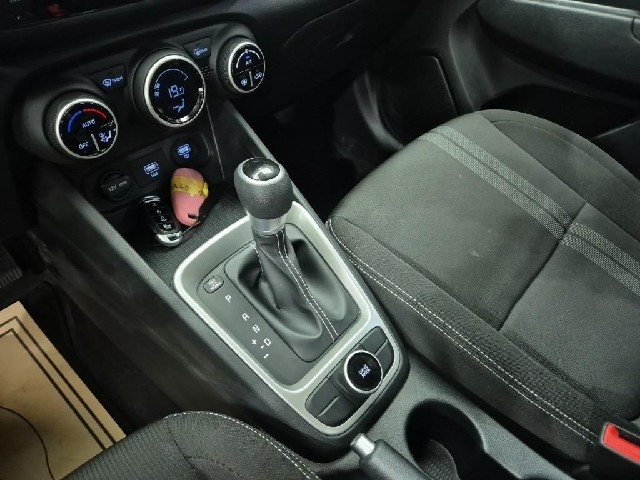 6081000706R8.jpg