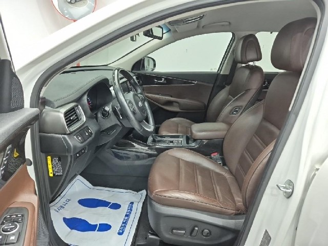 6081000863R11.jpg