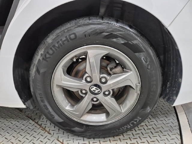 6081001587R18.jpg