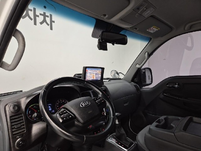 6081001573R6.jpg