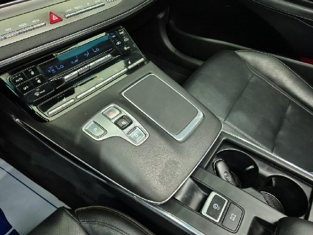 6081000590R8.jpg
