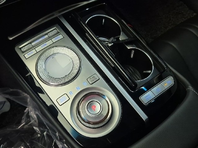 6081500390R8.jpg