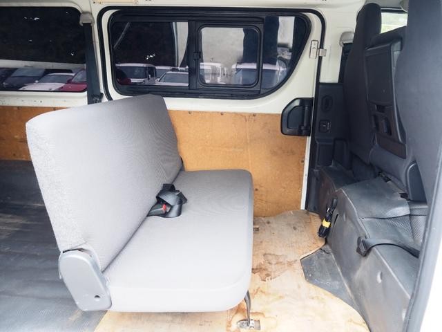 0904095A30261019W00417.jpg