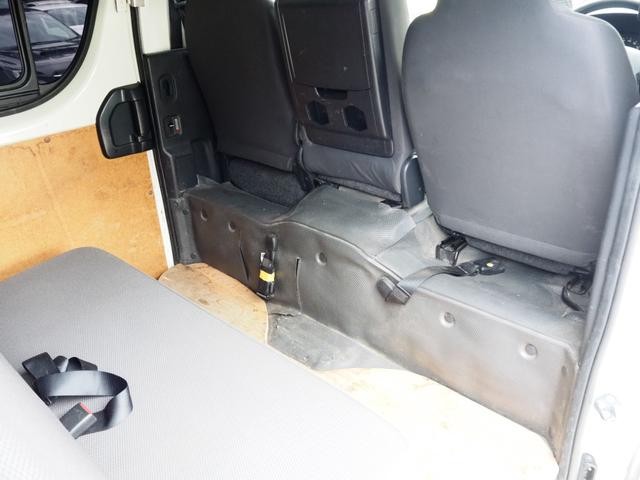 0904095A30261019W00418.jpg